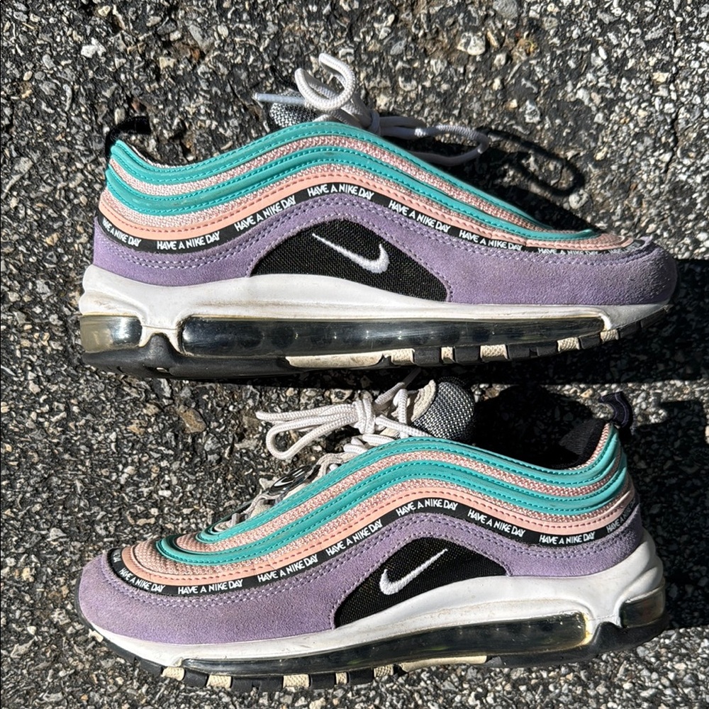 Women Nike air max size 7 sold as it